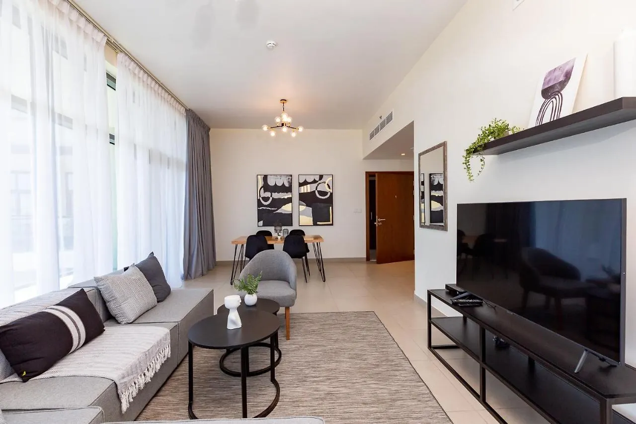 Amazing Deal! Stunning 3Br Apt With Huge Terrace - Jvt location
