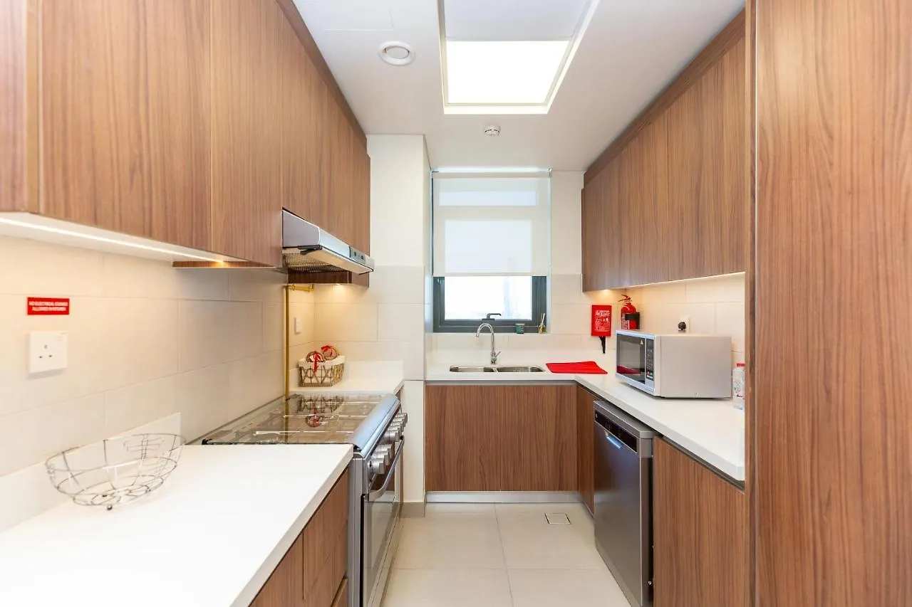 Amazing Deal! Stunning 3Br Apt With Huge Terrace - Jvt Dubai Apartment