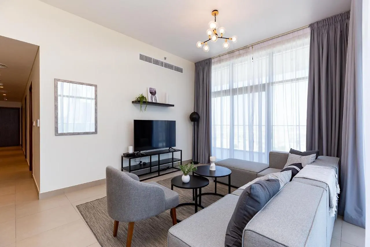 Amazing Deal! Stunning 3Br Apt With Huge Terrace - Jvt Dubai