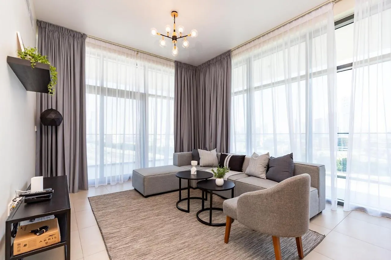 Amazing Deal! Stunning 3Br Apt With Huge Terrace - Jvt Dubai Apartment