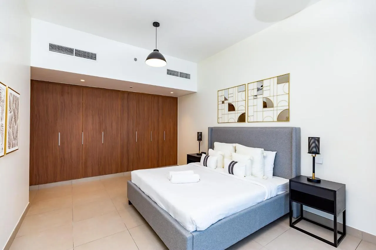 Amazing Deal! Stunning 3Br Apt With Huge Terrace - Jvt Dubai 0*,  United Arab Emirates